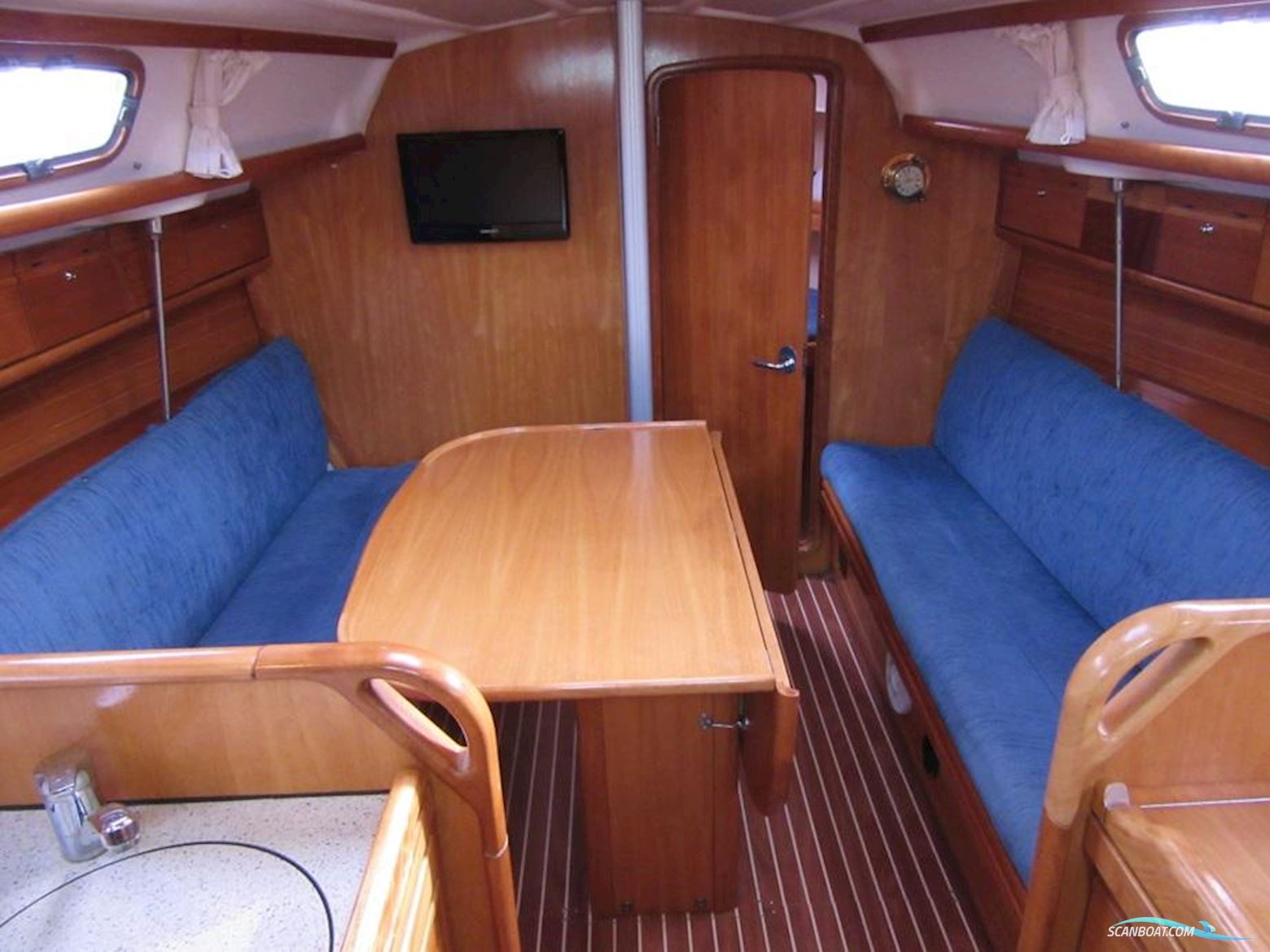 Bavaria 30 cruiser