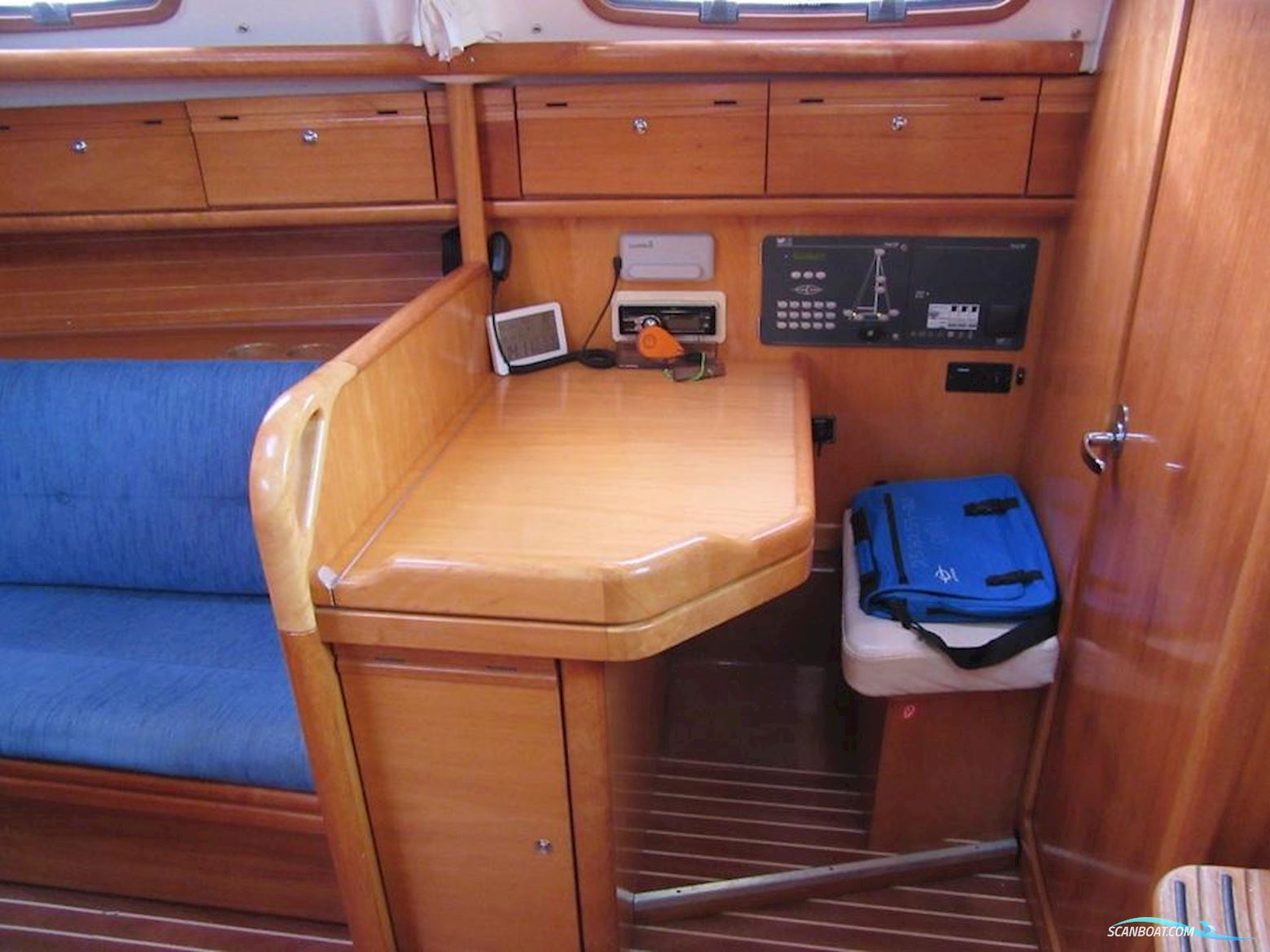 Bavaria 30 cruiser