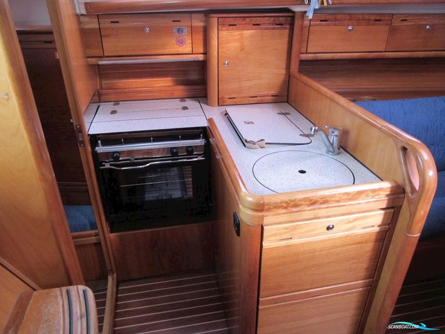 Bavaria 30 cruiser