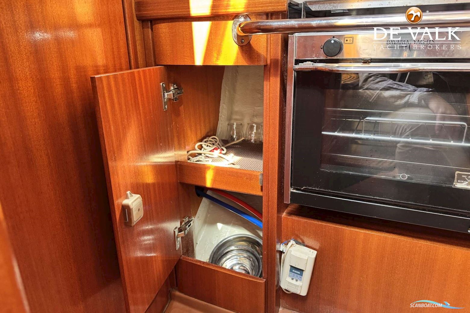 Bavaria 32