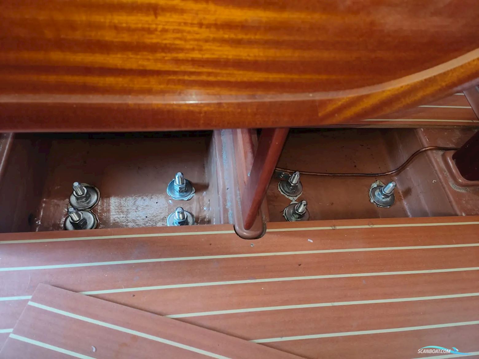 Bavaria 32
