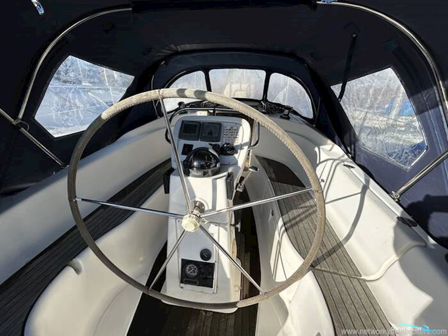 Bavaria 32
