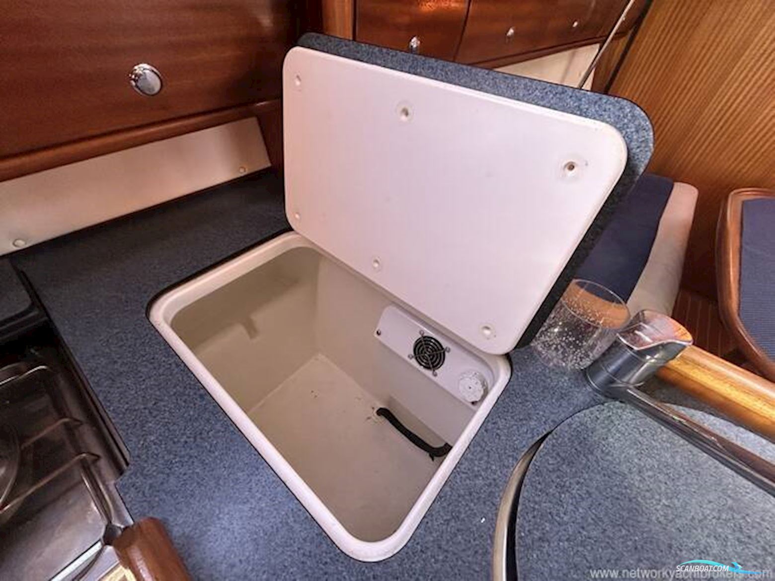 Bavaria 32