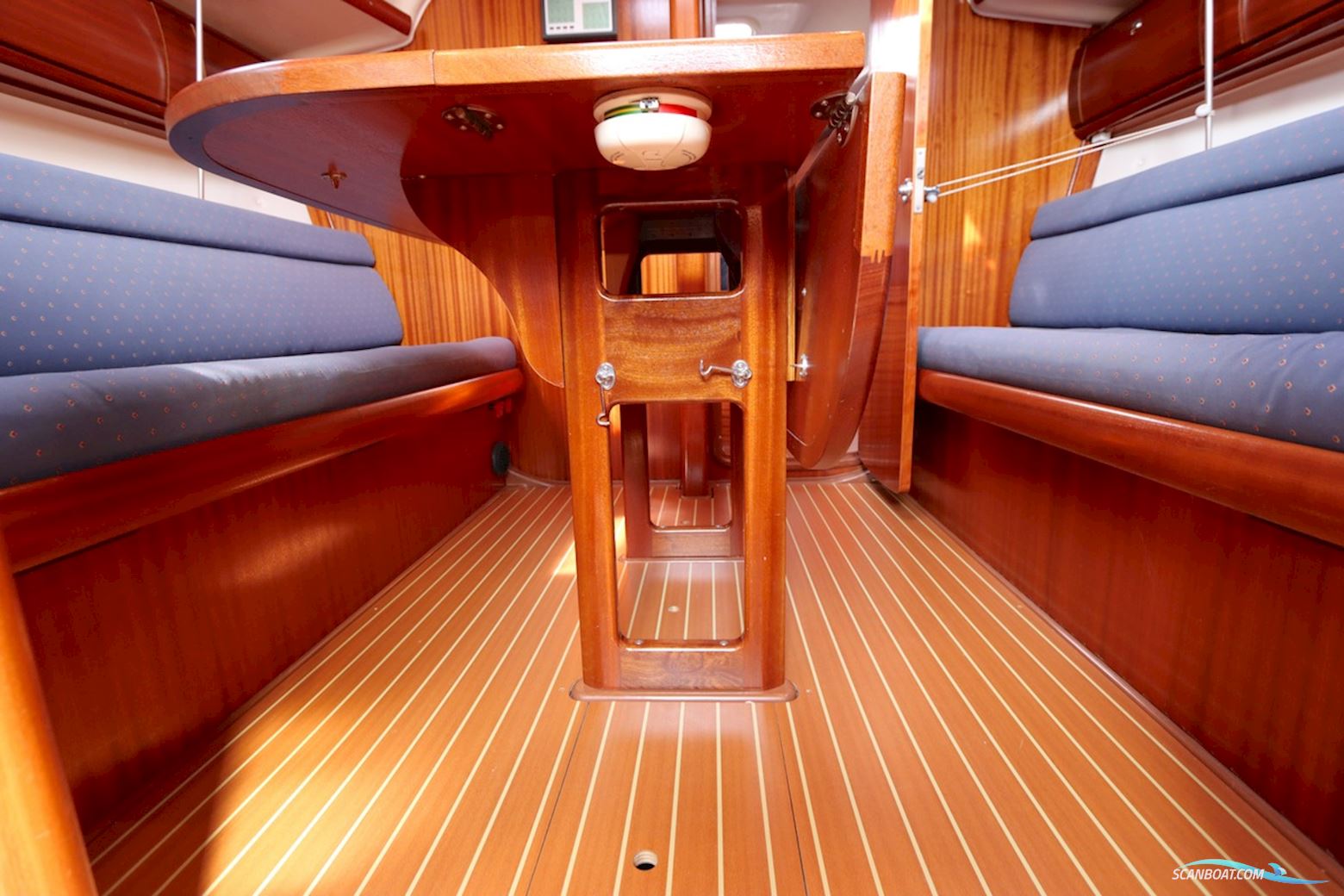 Bavaria 32