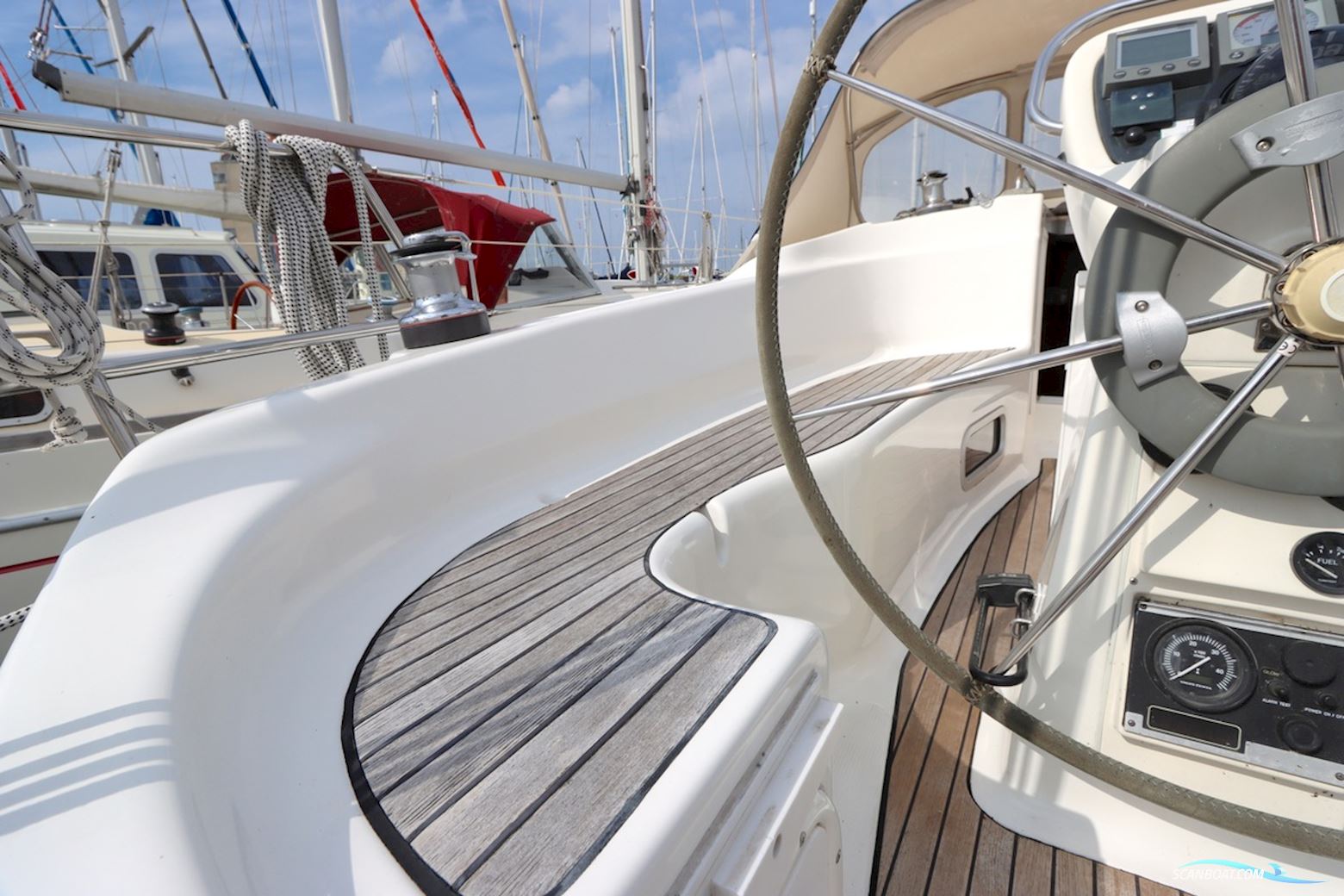 Bavaria 32