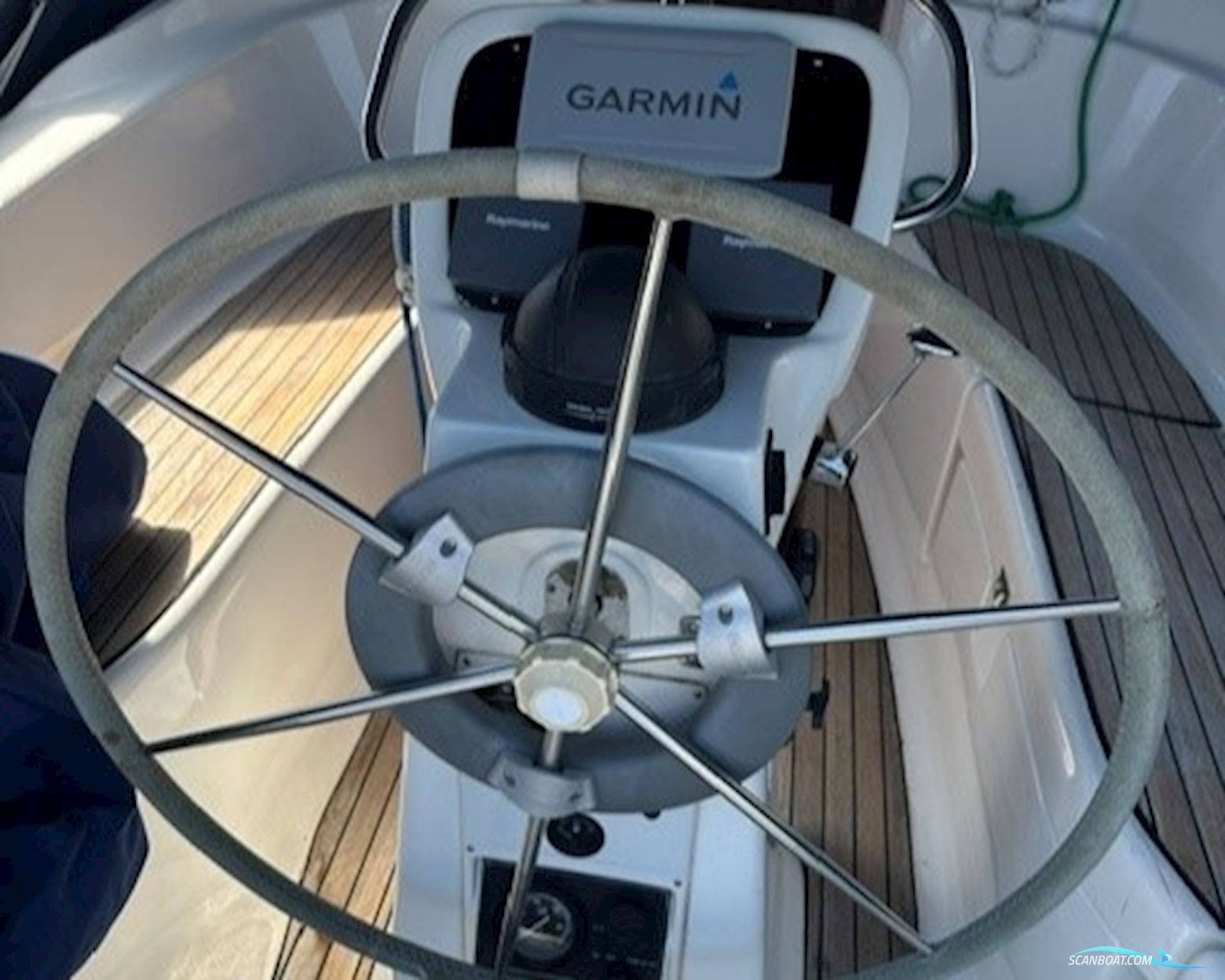 Bavaria 32