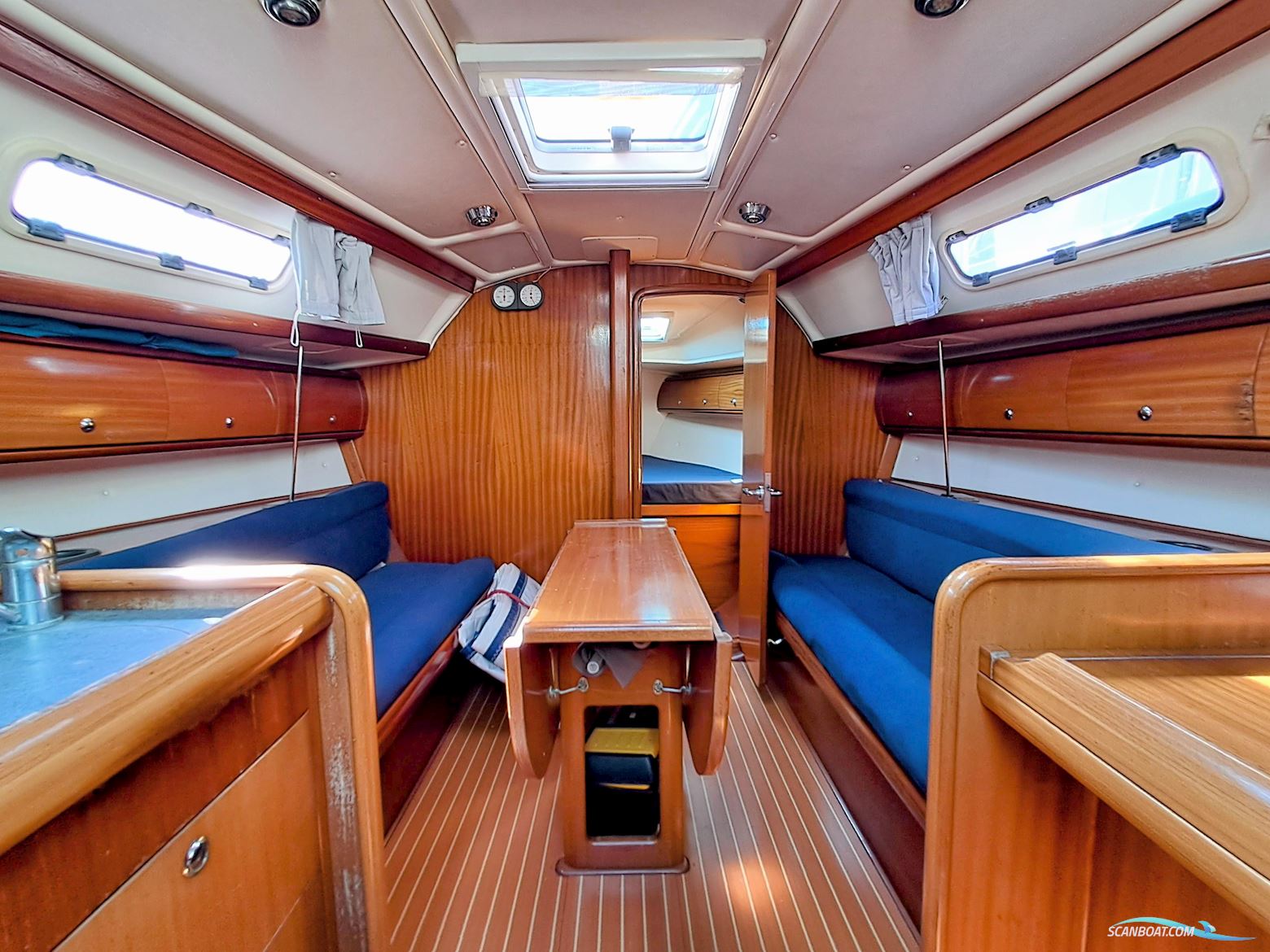 Bavaria 32