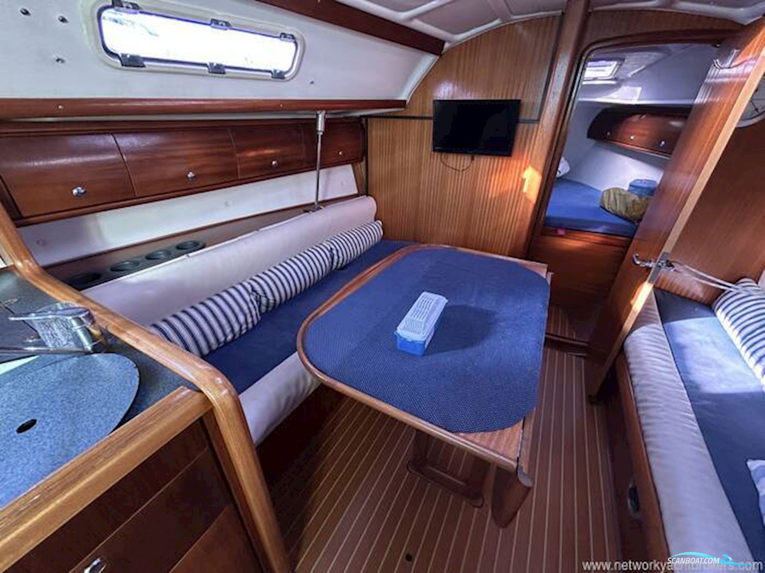 Bavaria 32