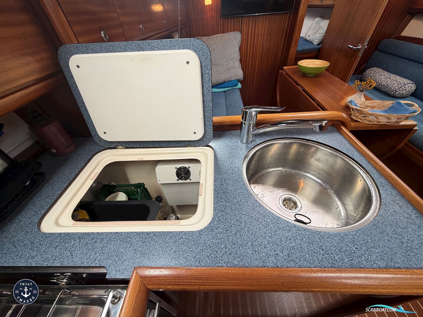 Bavaria 32