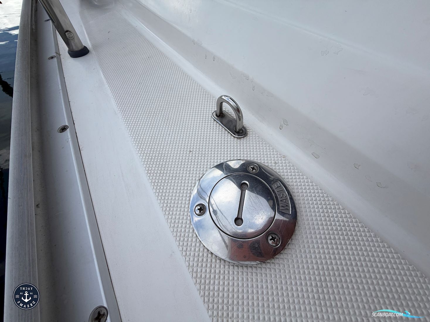 Bavaria 32