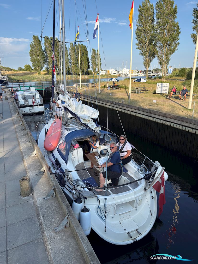 Bavaria 32