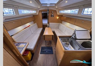 Bavaria 33 Cruiser Segelboot 2014, mit Volvo Penta motor, England