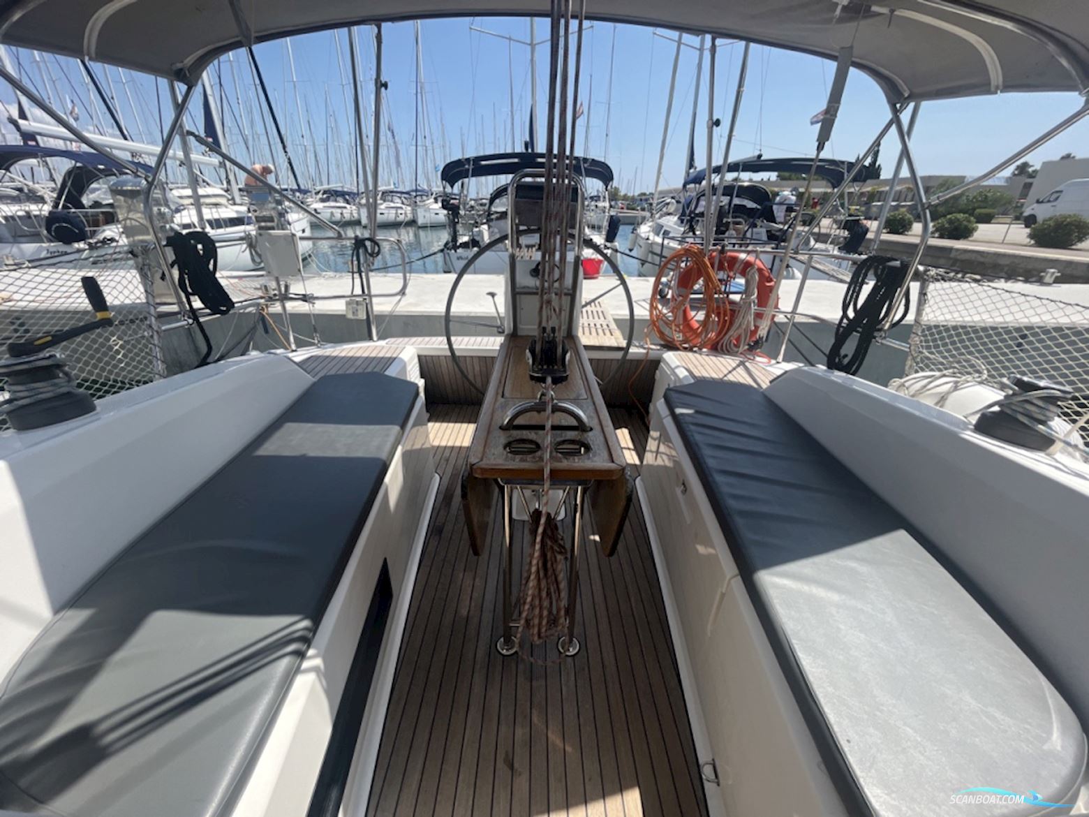 Bavaria 33 crusier