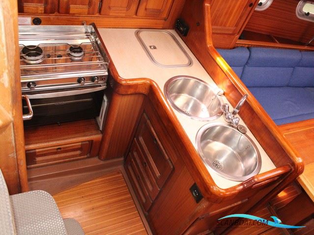 Bavaria 350 Lagoon