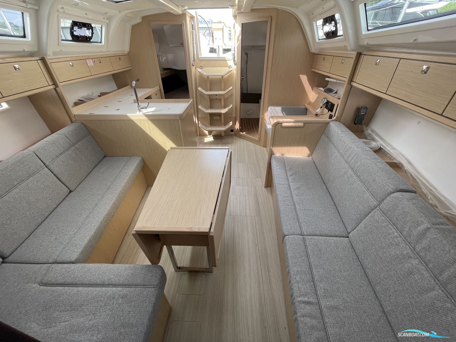 Bavaria 37 Cruiser Style