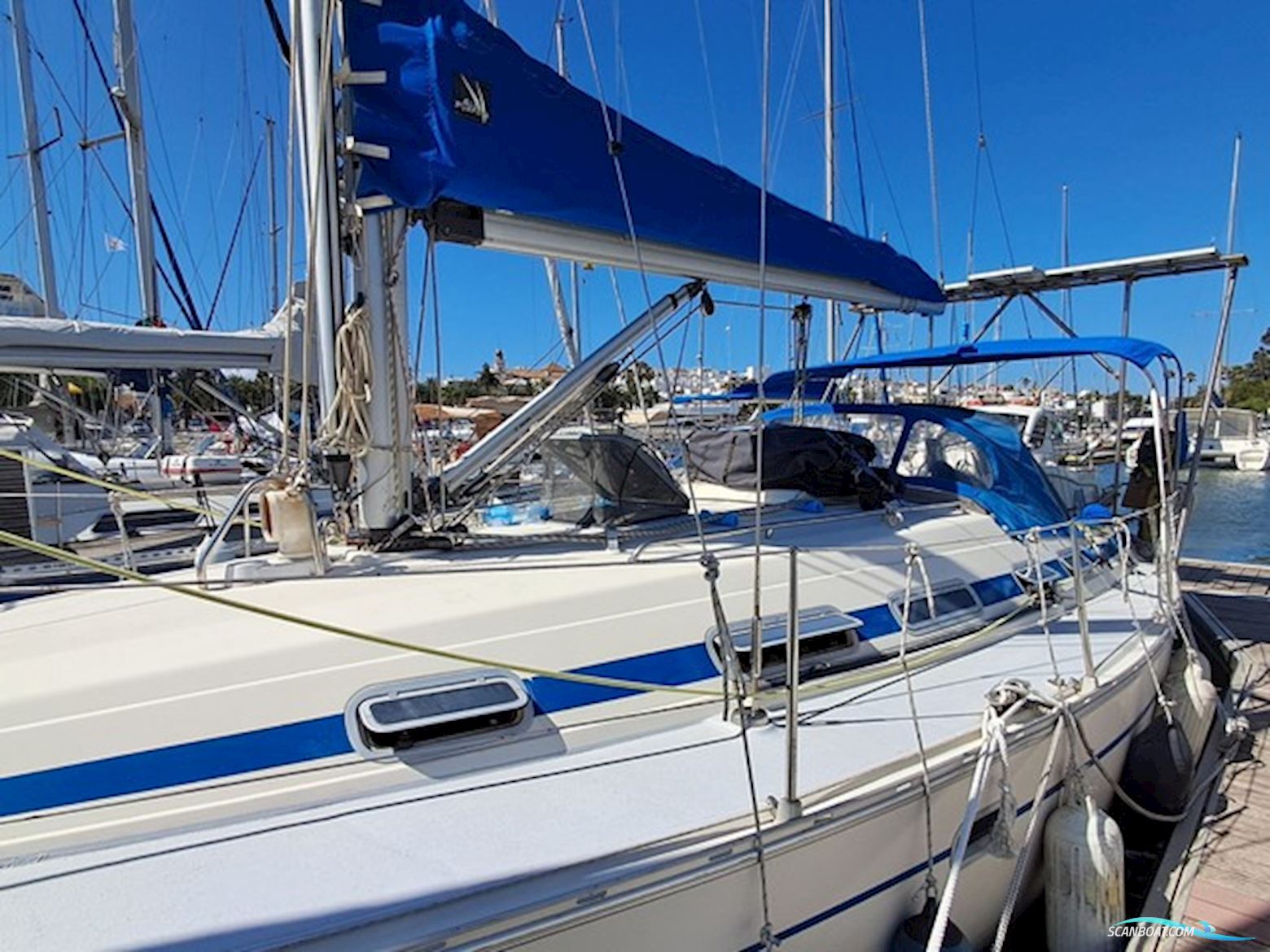 Bavaria 37