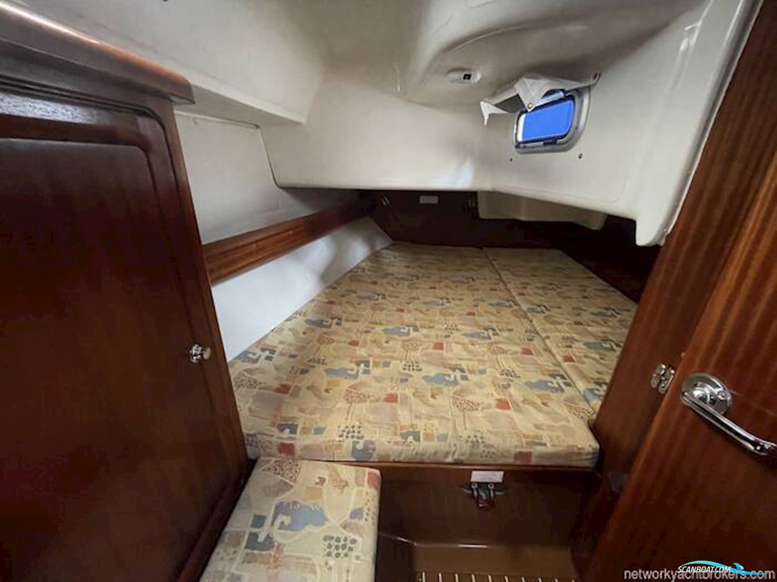 Bavaria 37