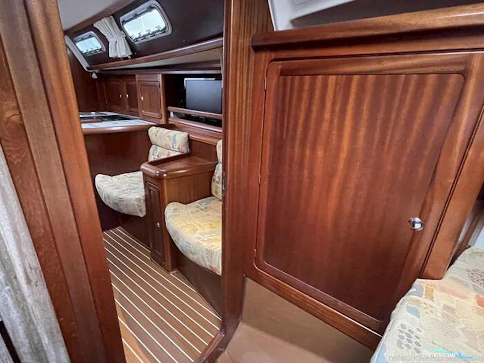 Bavaria 37