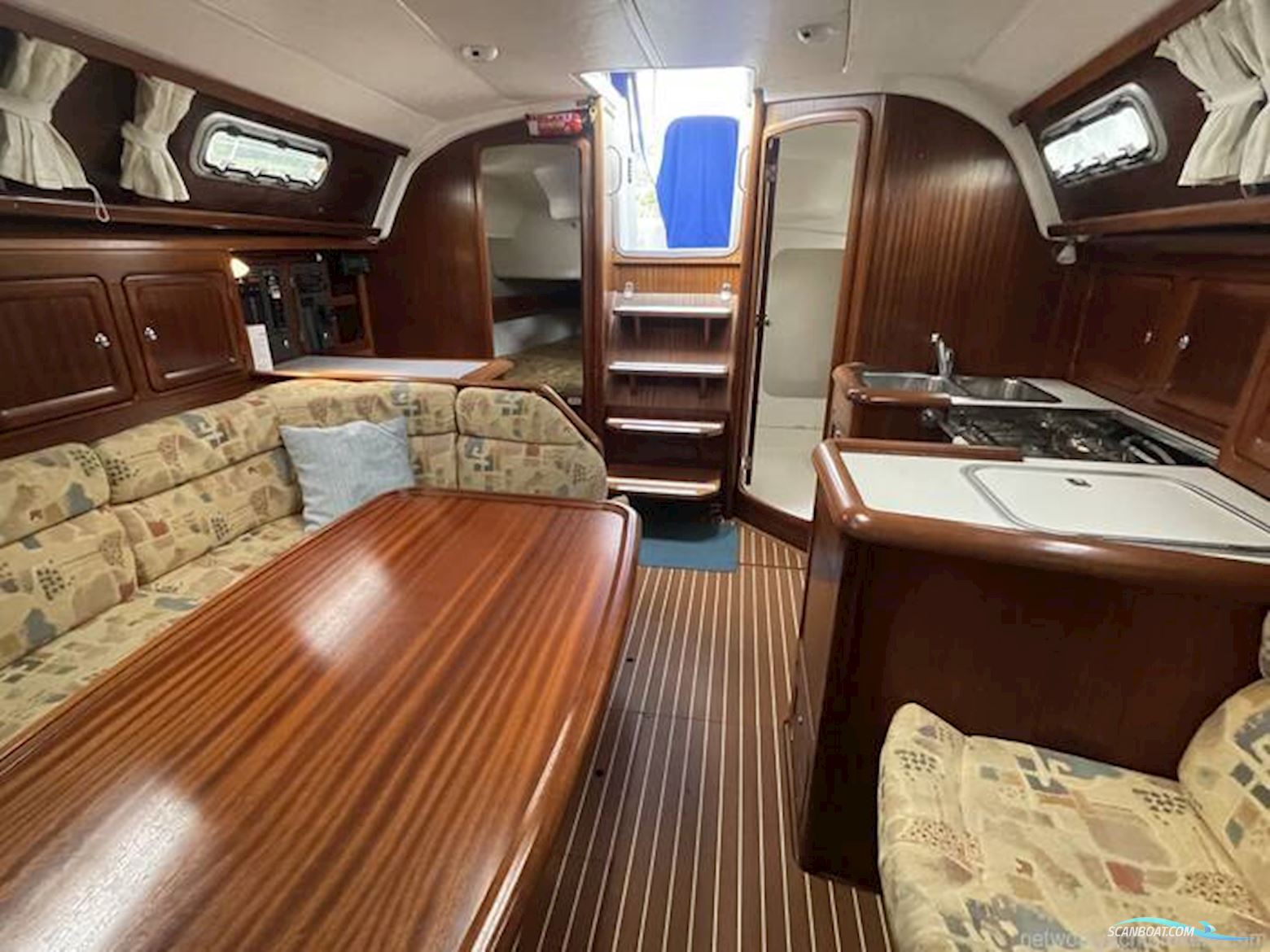 Bavaria 37
