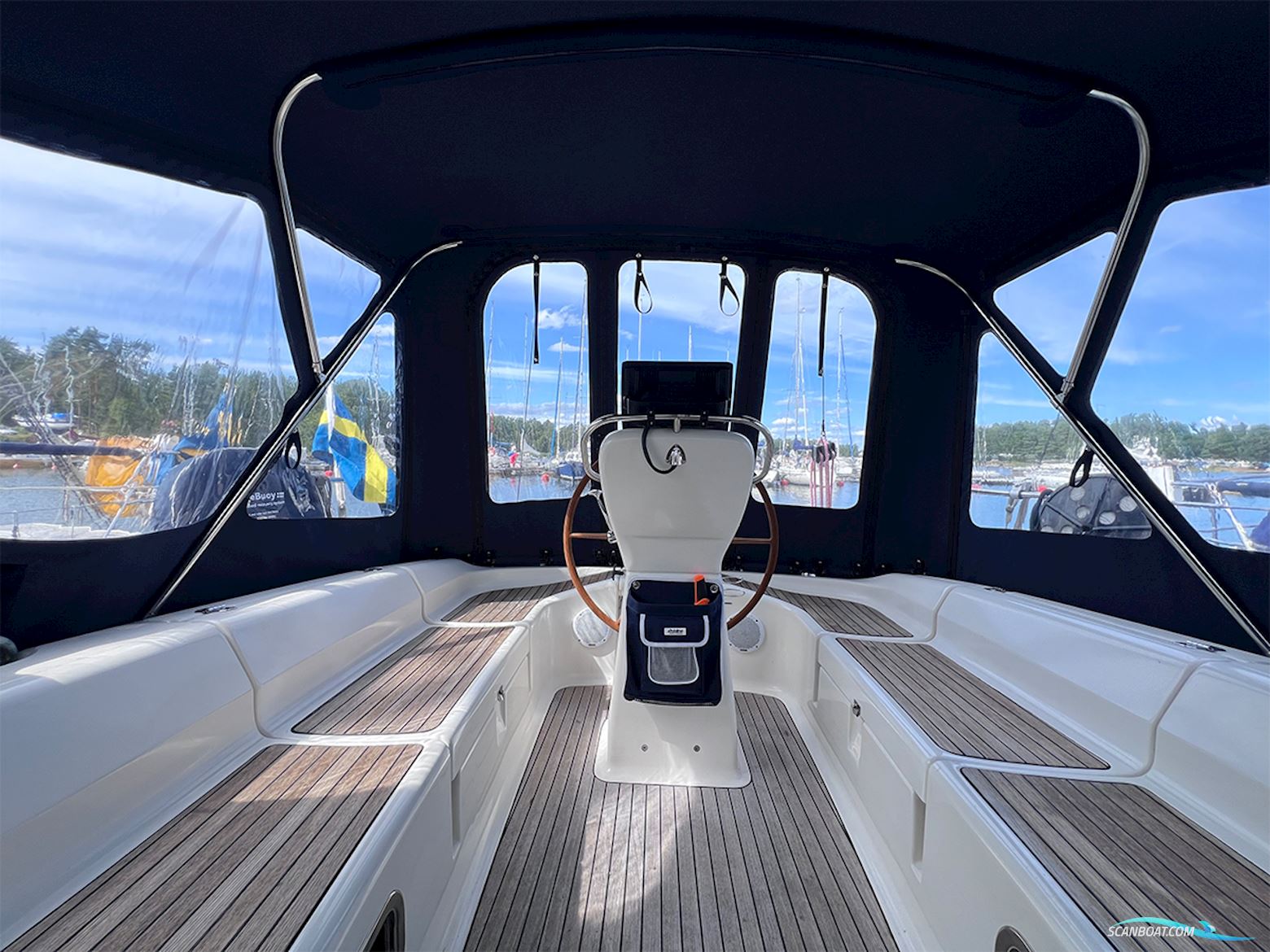 Bavaria 37
