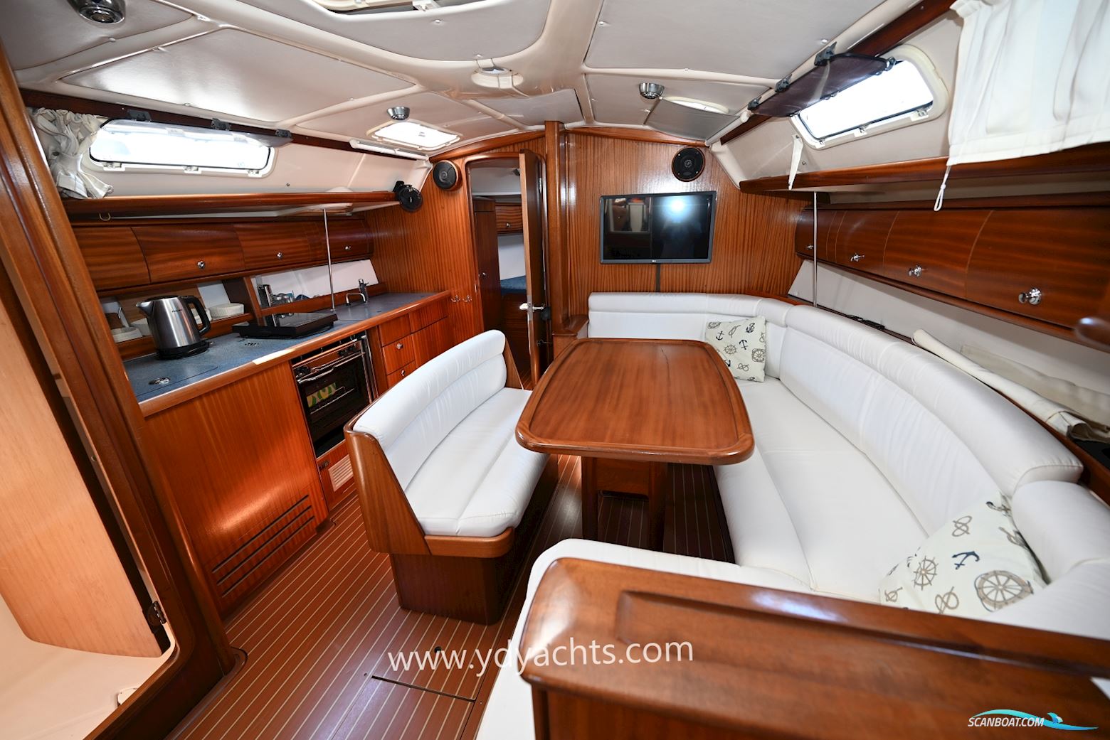Bavaria 38