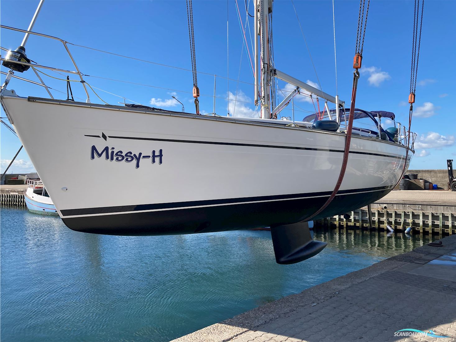 Bavaria 44