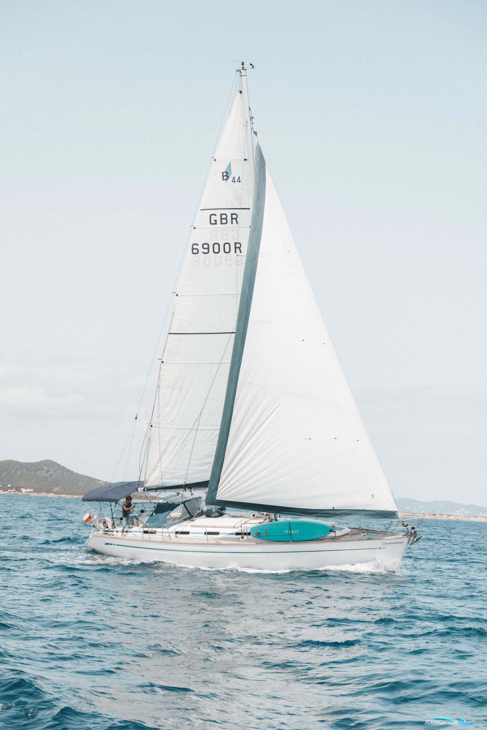 Bavaria 44