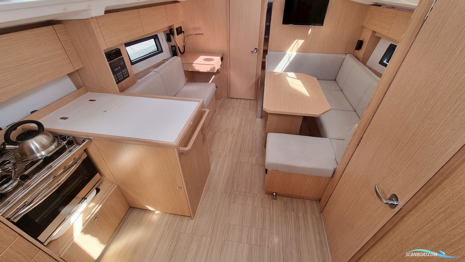 Bavaria C38