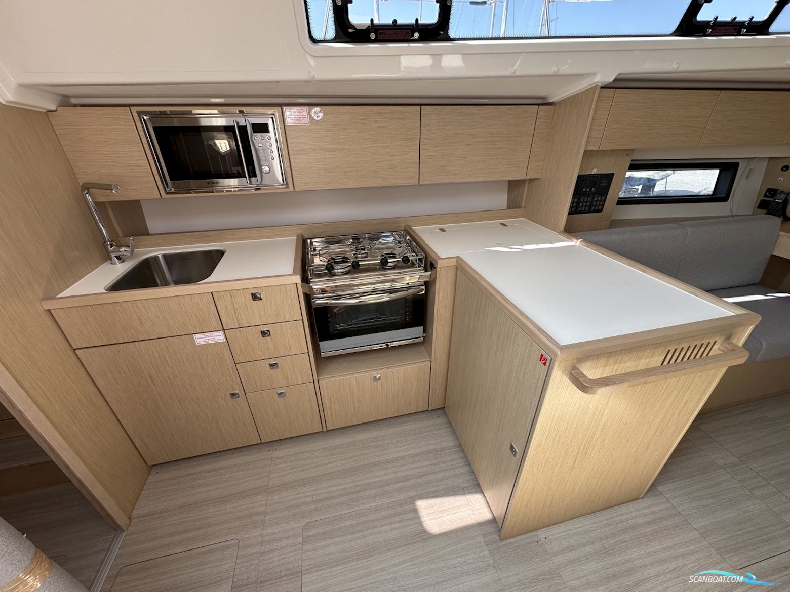 Bavaria C42