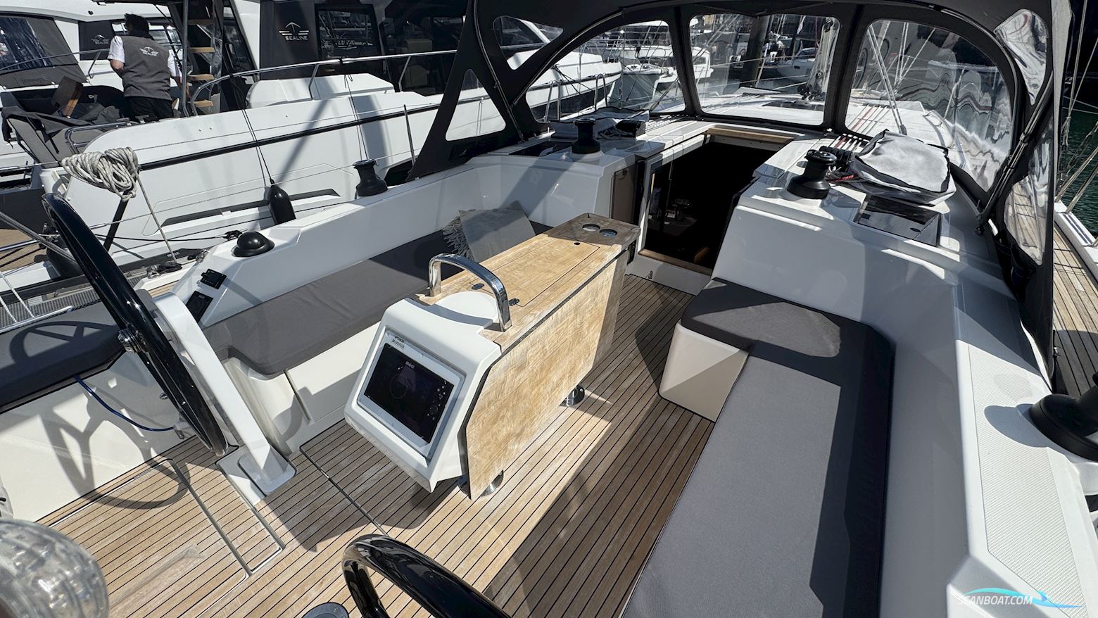 Bavaria C42