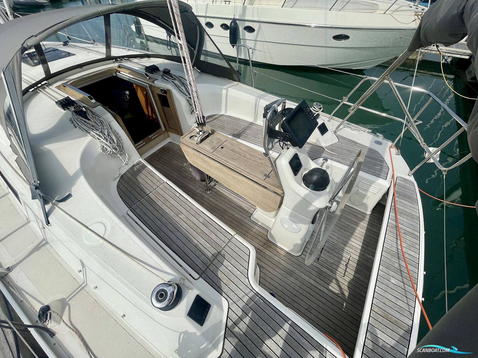 Bavaria Cruiser 33