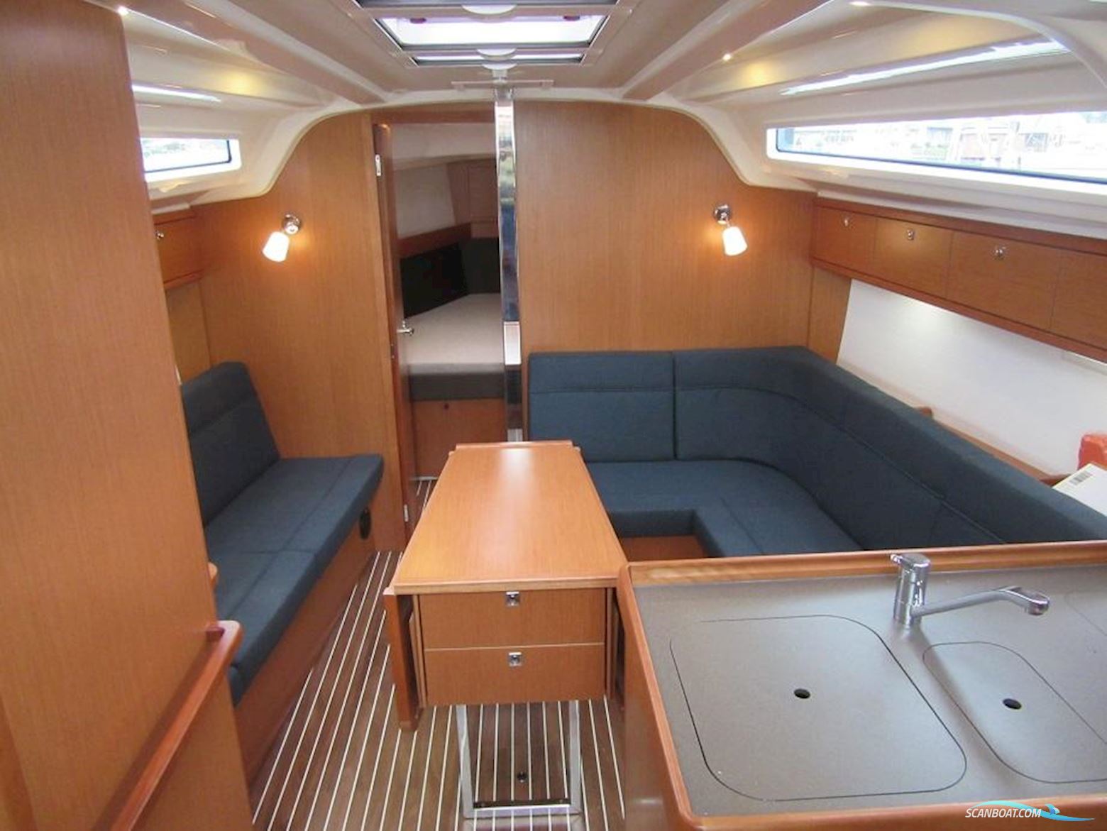 Bavaria Cruiser 37