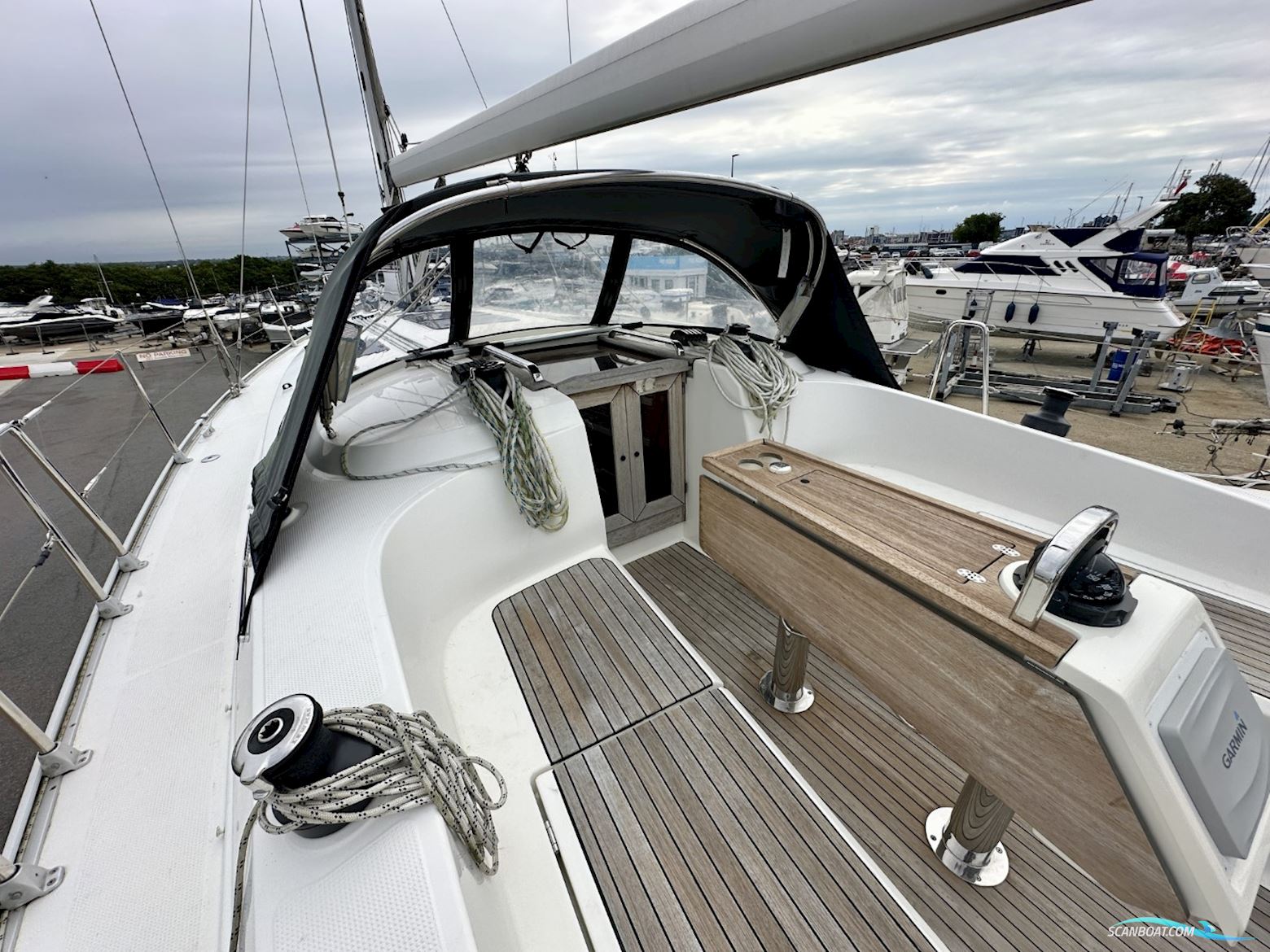 Bavaria Cruiser 37