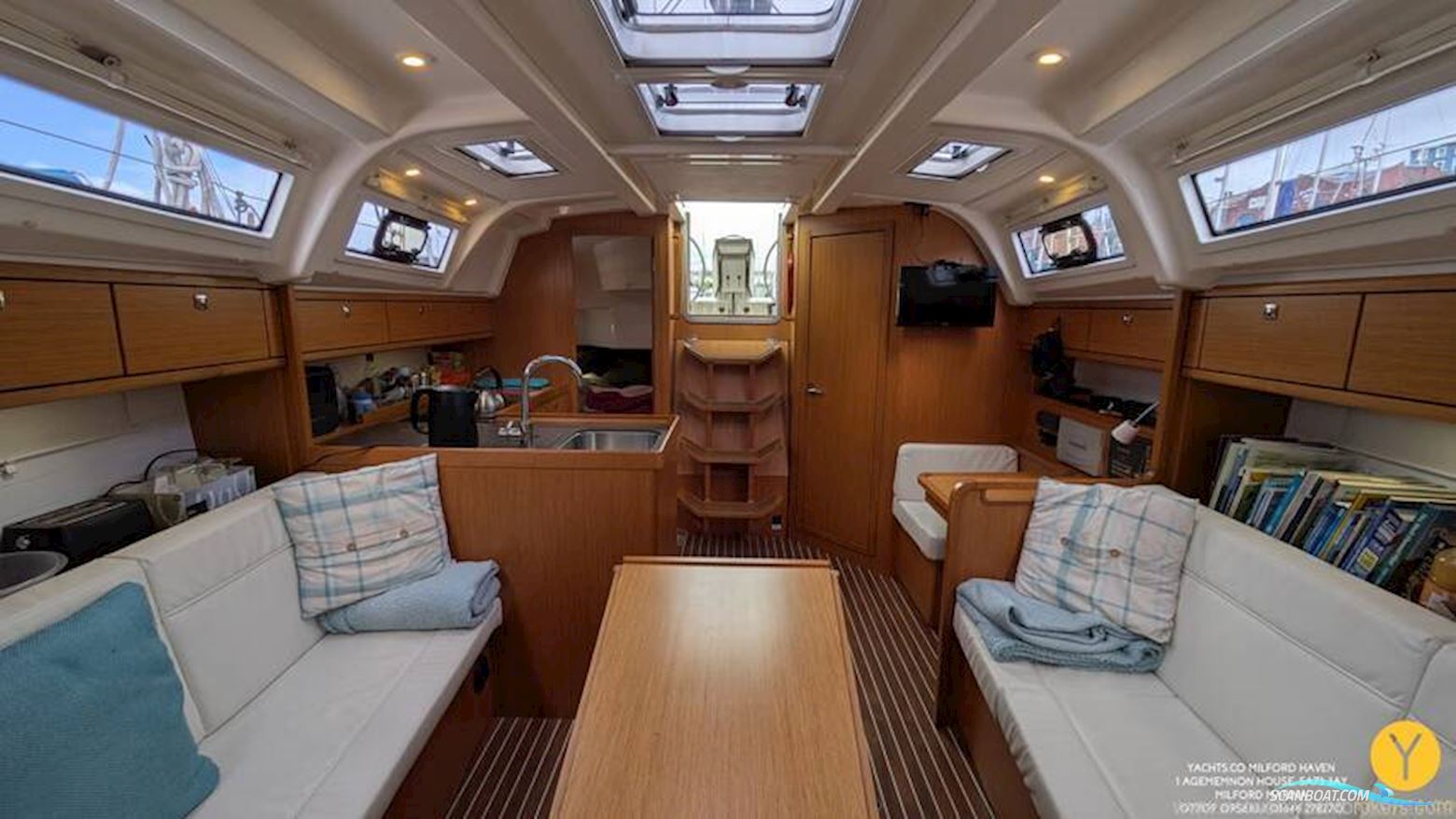 Bavaria Cruiser 37