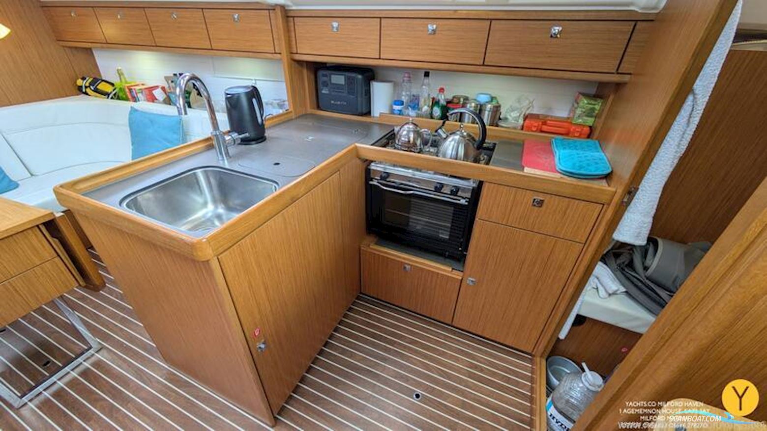 Bavaria Cruiser 37