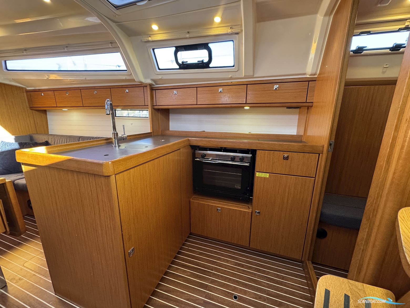 Bavaria Cruiser 37