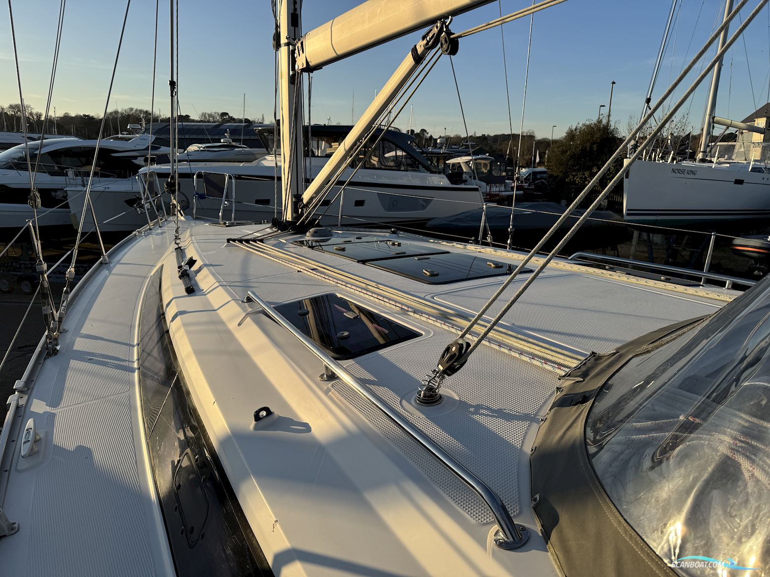 Bavaria Cruiser 37
