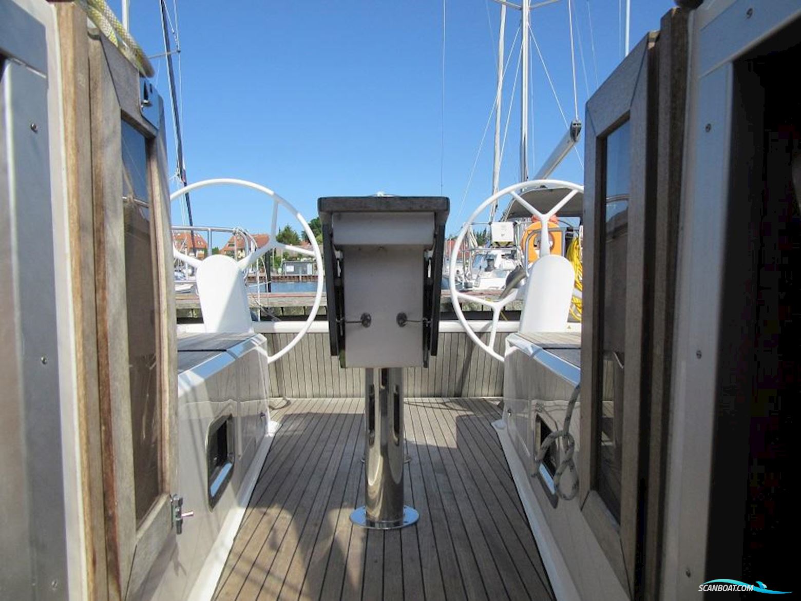 Bavaria Cruiser 37