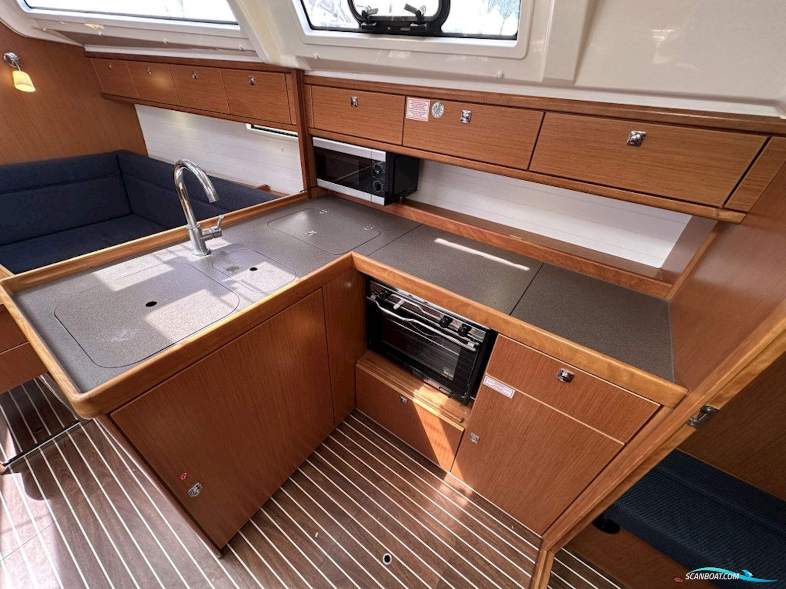 Bavaria Cruiser 37
