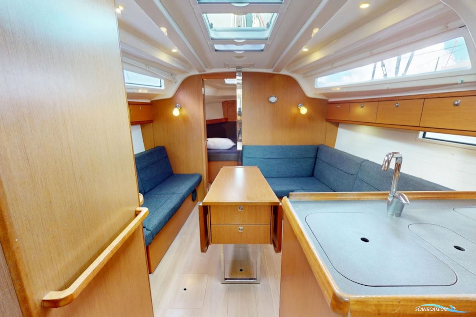 Bavaria Cruiser 37