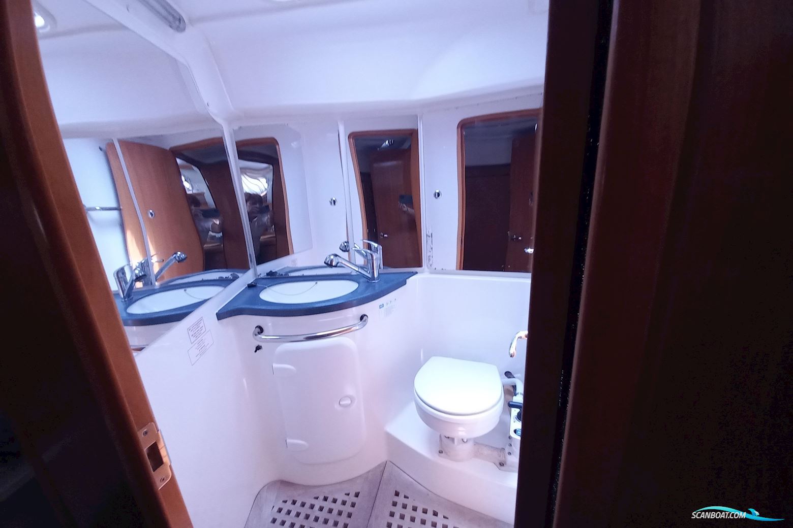 Bavaria Cruiser 42