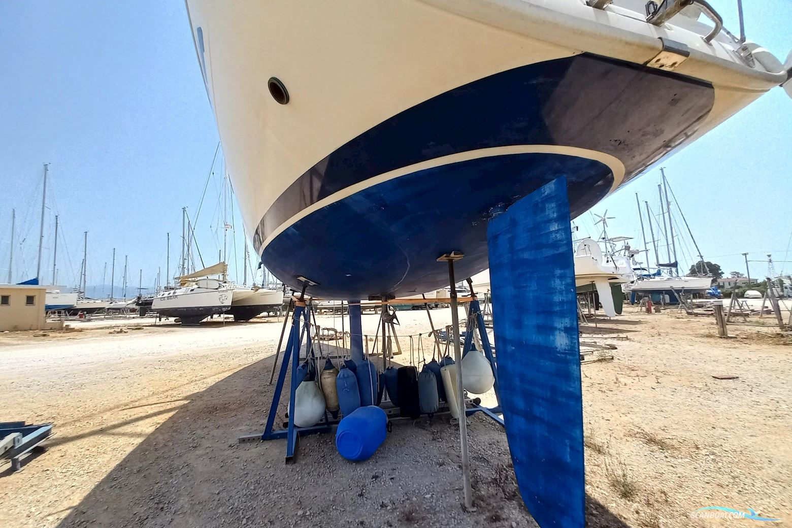 Bavaria Cruiser 42