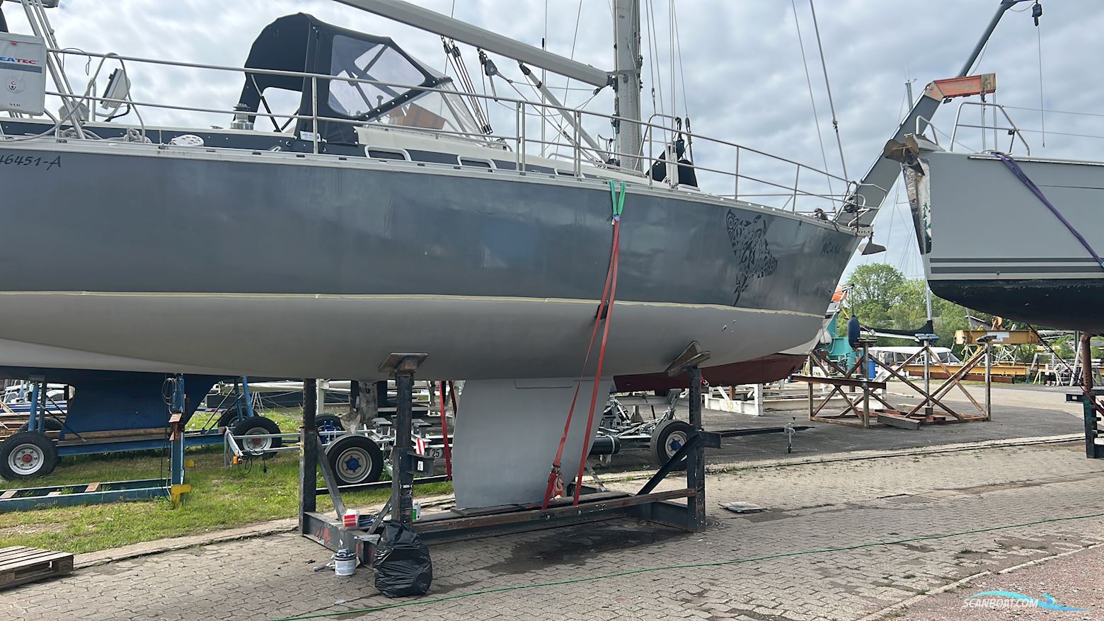 Bavaria Lagoon 390