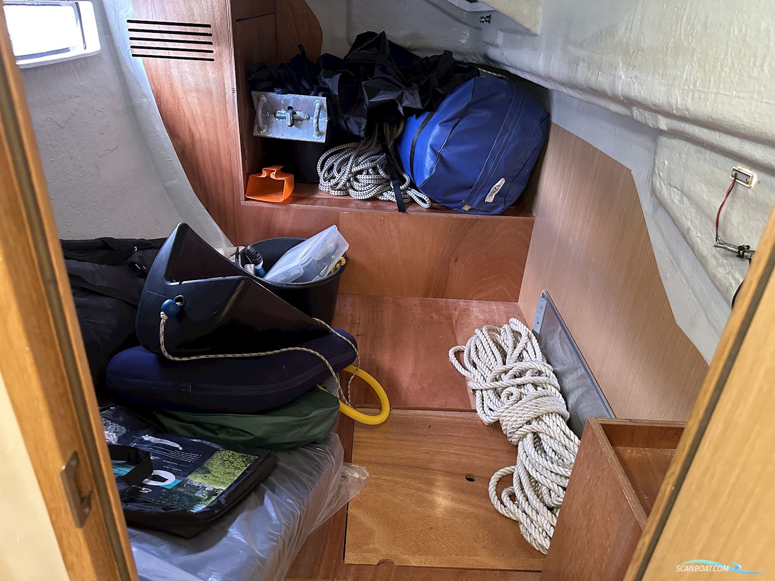 Bavaria Vision 42 Blue Edition