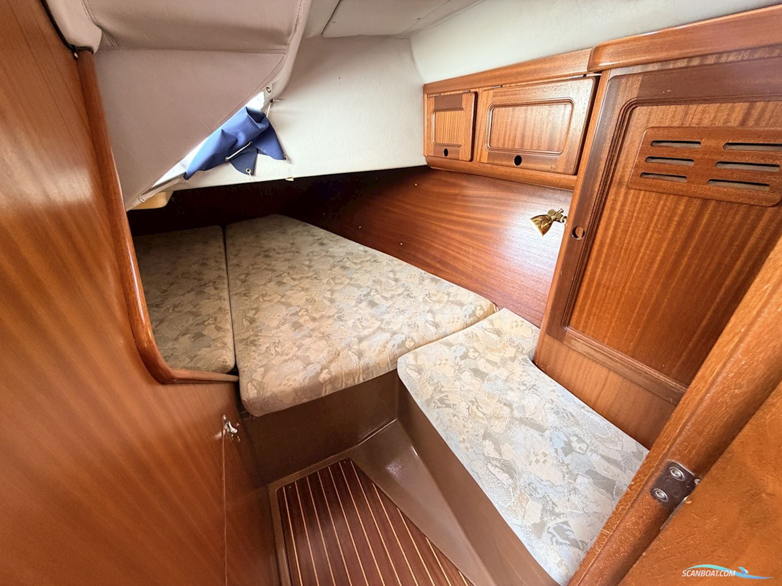BAVARIA YACHTS 350 Lagoon