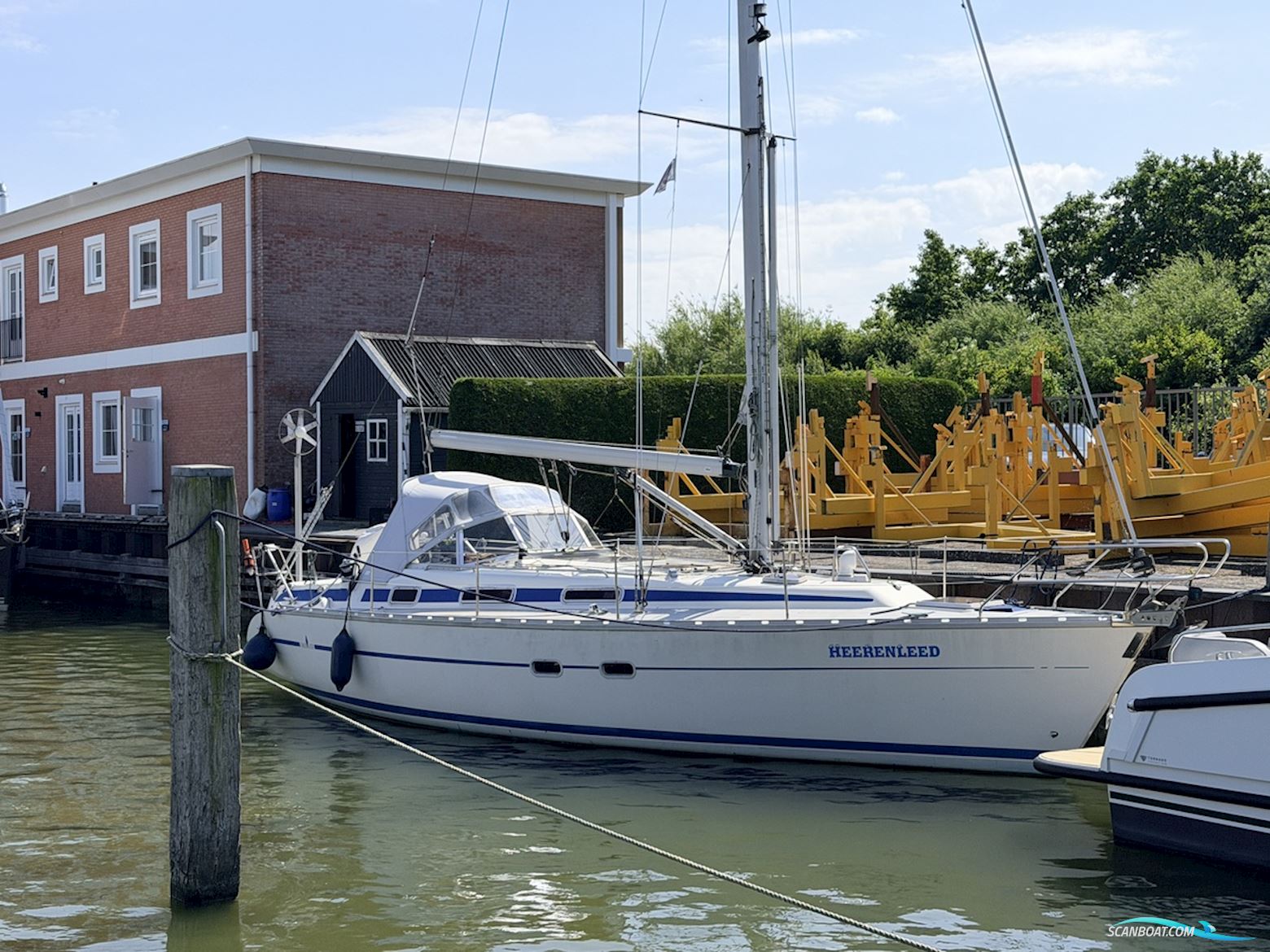 BAVARIA YACHTS 350 Lagoon