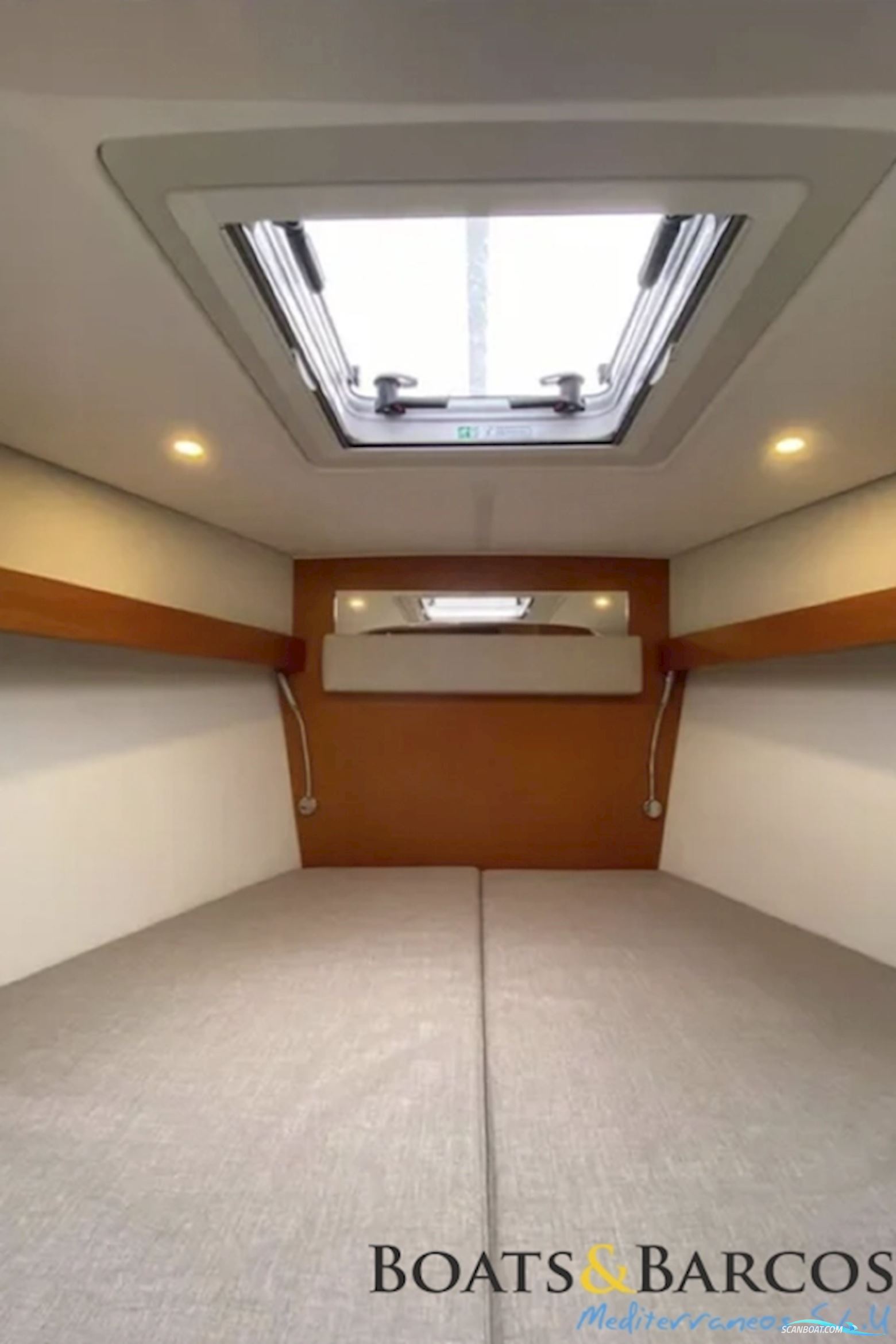 BAVARIA YACHTS C42