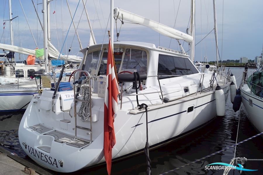 Beneteau 50 - Custom Made Decksalon