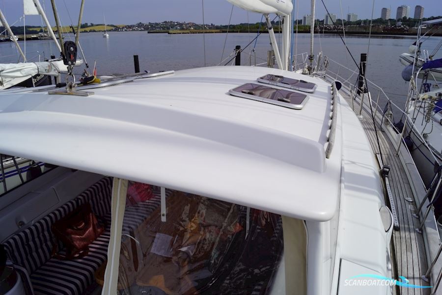Beneteau 50 - Custom Made Decksalon
