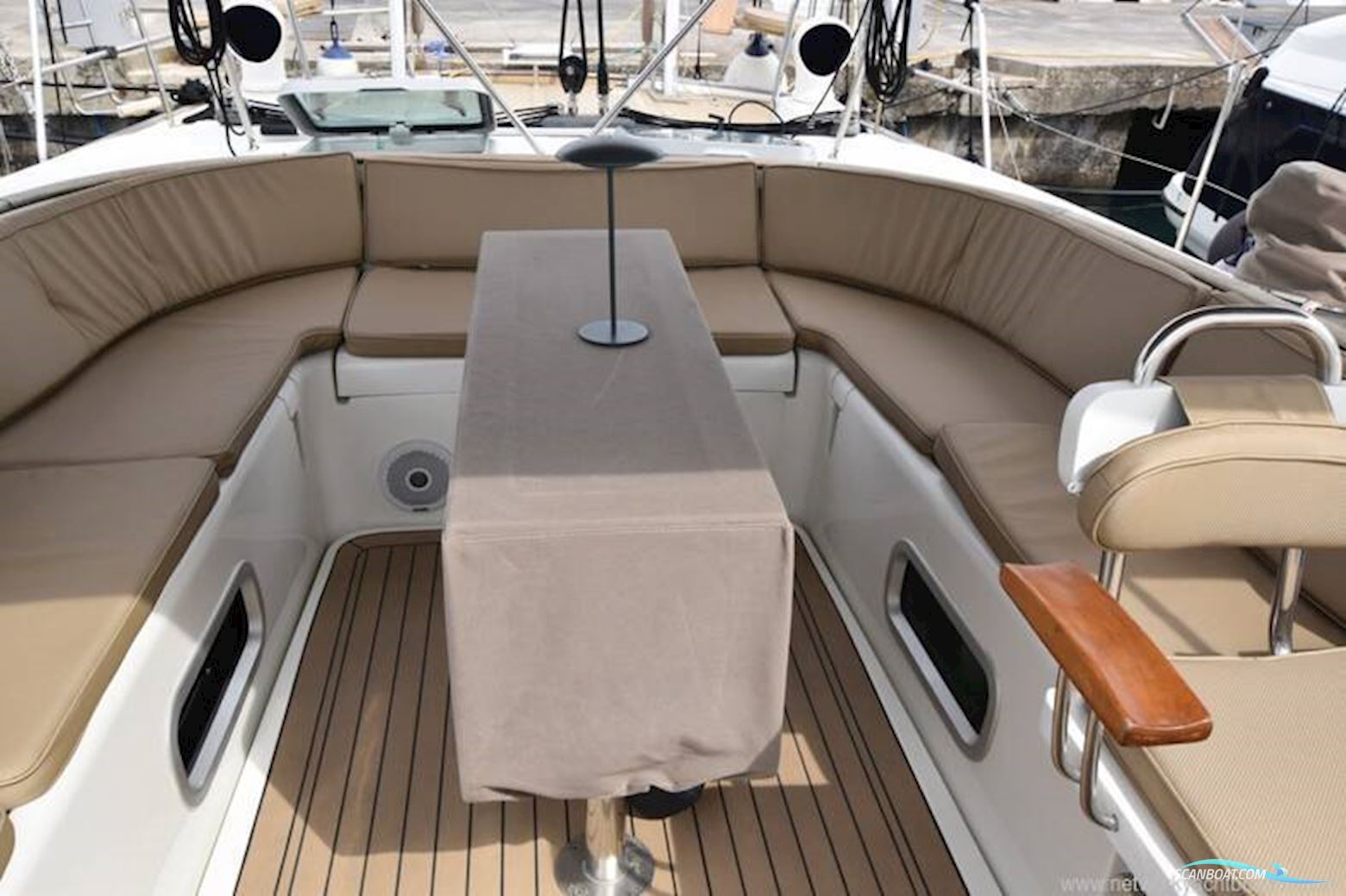 Beneteau 57